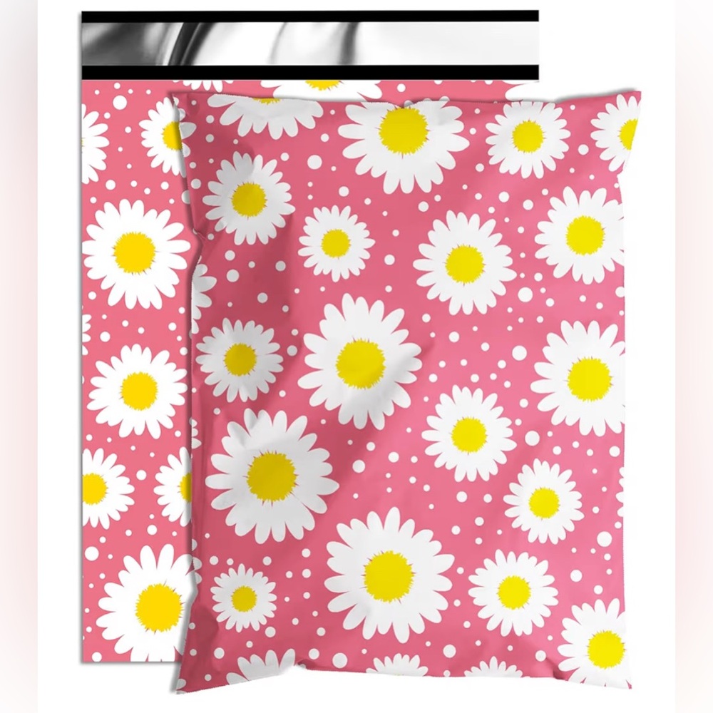 20 Qty - 10”x13” Pink with White Daisies Polymailer